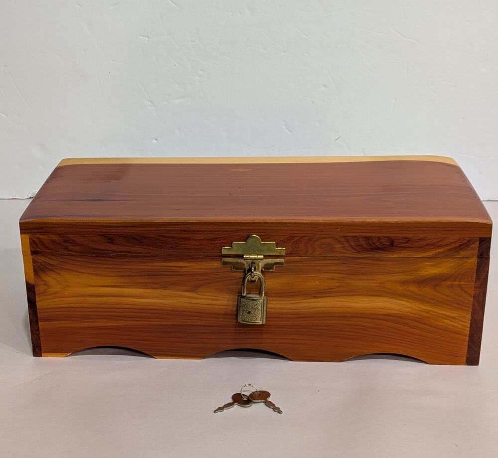 Cedar Keepsake Memory Box with Lock and Key Chest Souvenir Jewelry Trinket
